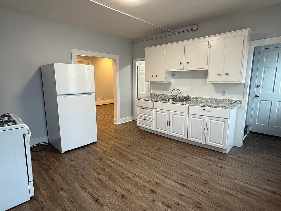34 Amsterdam St #2R
