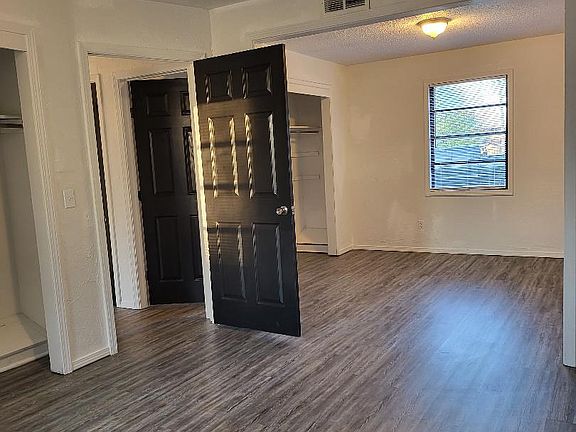 5th image of 3209 N Fonshill Ave