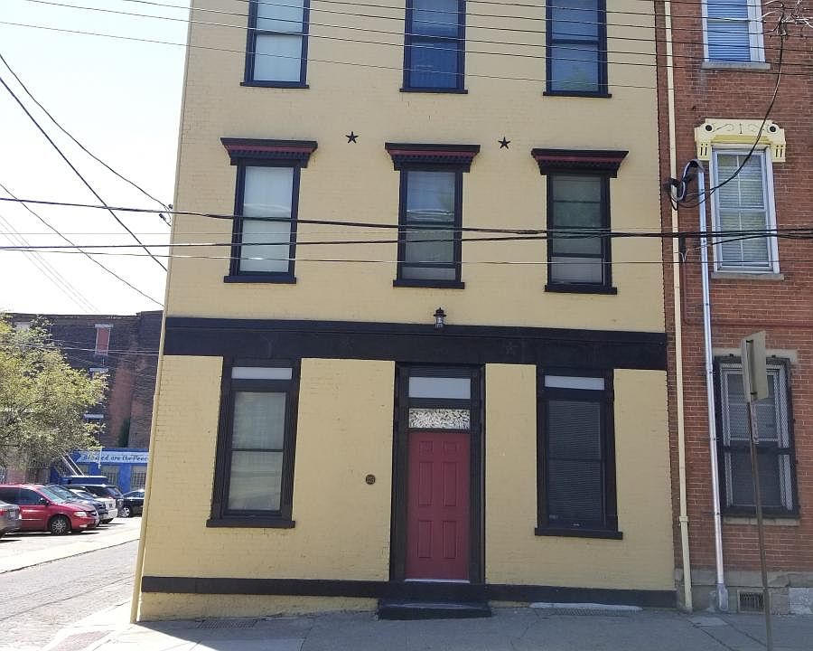 Front of 213 Findlay