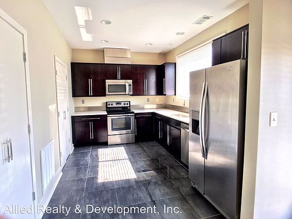 3rd image of 1535 Forest Lake Dr