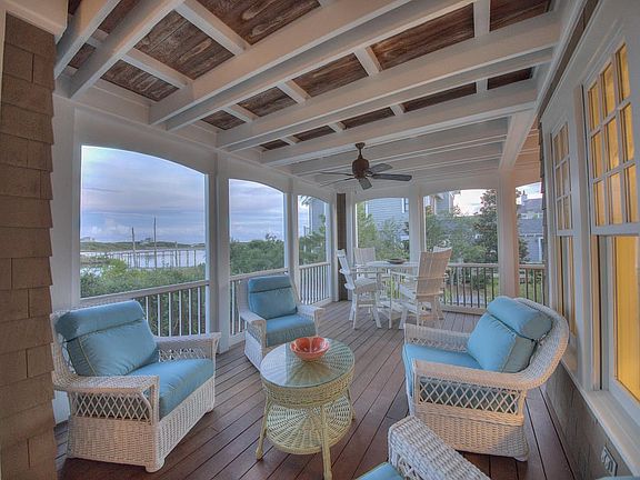 1st floor screened porch