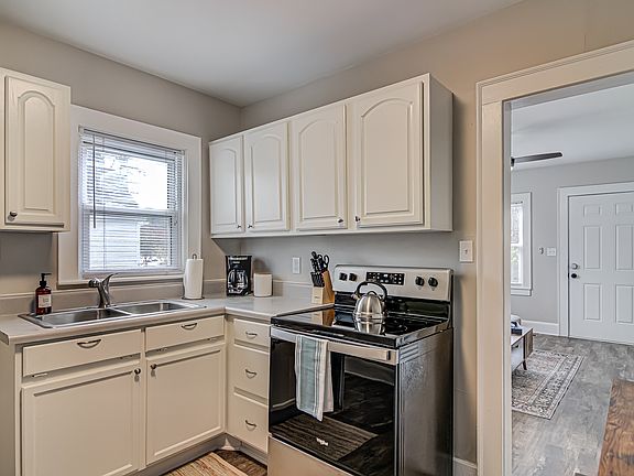 5th image of 1604 W Lake Dr #A