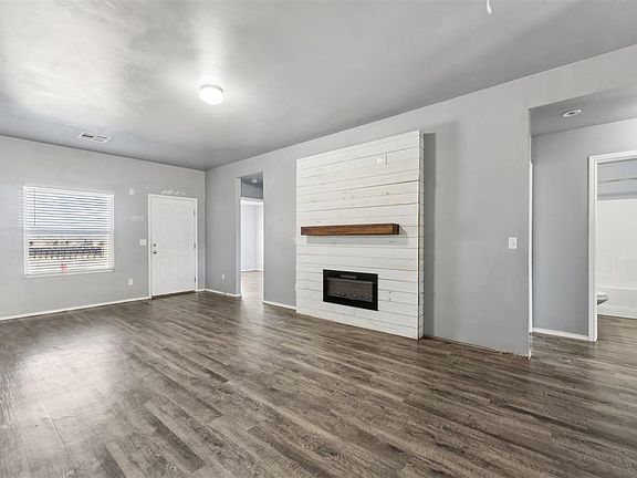 4th image of 333 Karlee Ln