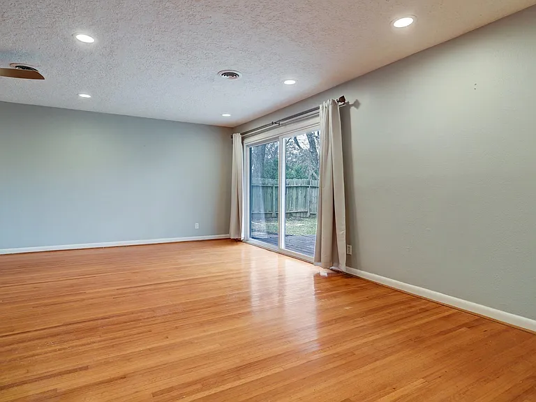 8610 Bevlyn Dr — Photo 10