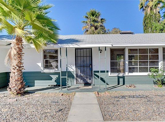4th image of 41032 Acacia Ave