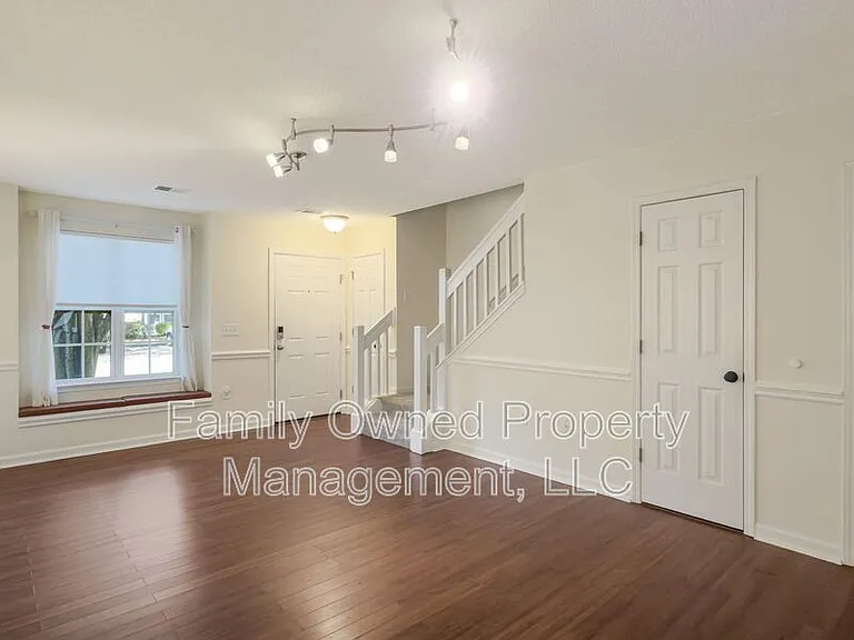502 Tree Branch Cir — Photo 7