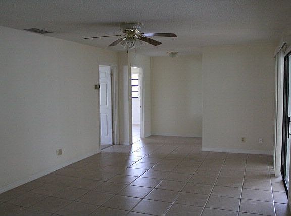 3rd image of 34 Courtney Pl
