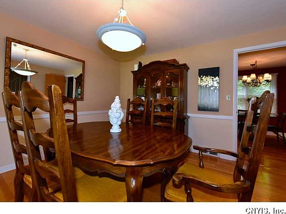 5th image of 4594 Brookhill Dr N