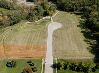 13721 Quail Ridge Dr, Urbandale, IA 50323