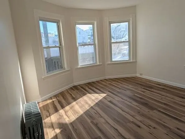 522 Somerville St Unit 2, Manchester, NH 03103