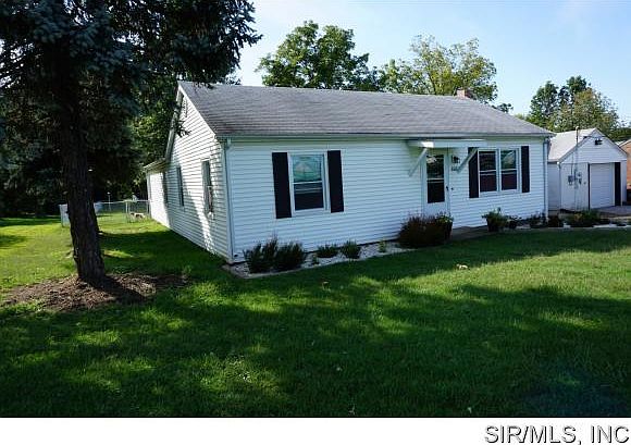 1st image of 401 Nepute St