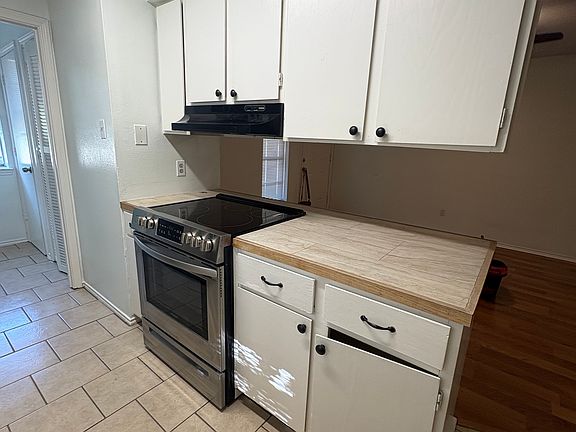 4th image of 112 Oak Hill Dr