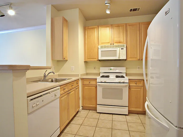 9480 Virginia Center Blvd #104 — Photo 4