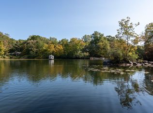 22 Pond Ln, Armonk, NY 10504