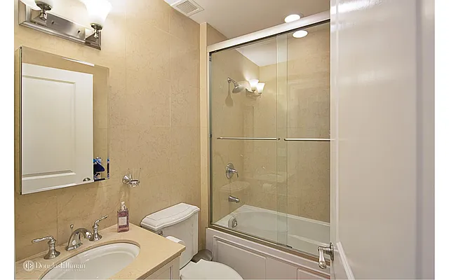 Rented by Douglas Elliman | media 22