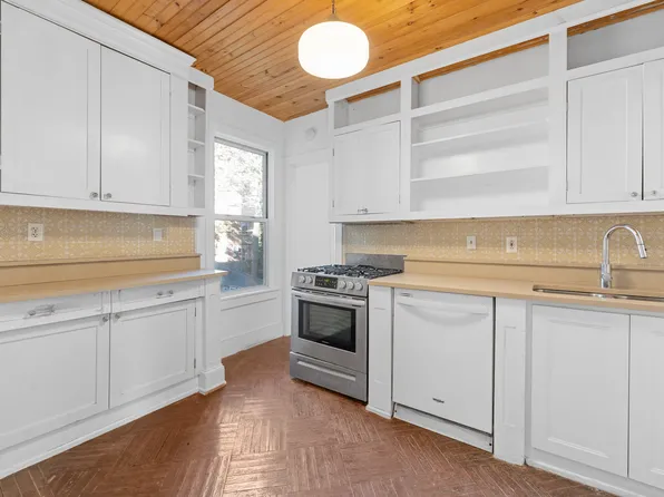 428 East 18th Street image 7 of 17