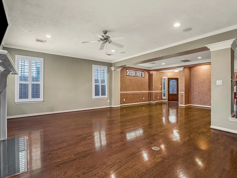 1524 Birdsall St — Photo 10