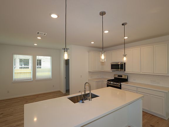 3rd image of 7851 Skylark Heights Ln