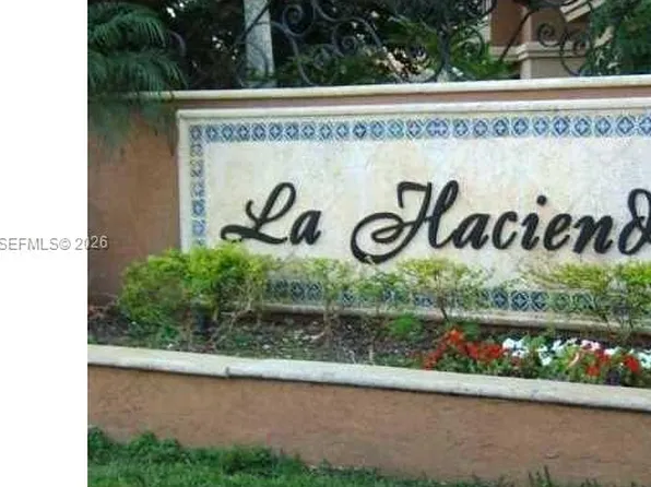 18346 NW 68th Ave APT C, Hialeah, FL 33015