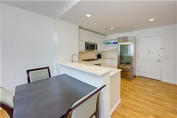 Sold by (Legacy) Elegran | media 7