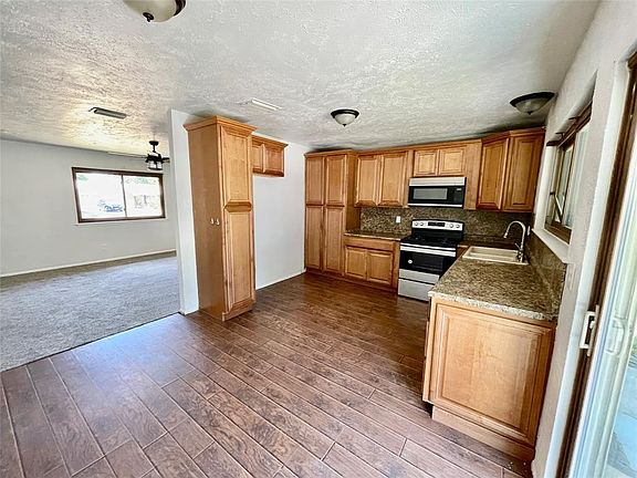5th image of 1510 Hillwood Dr