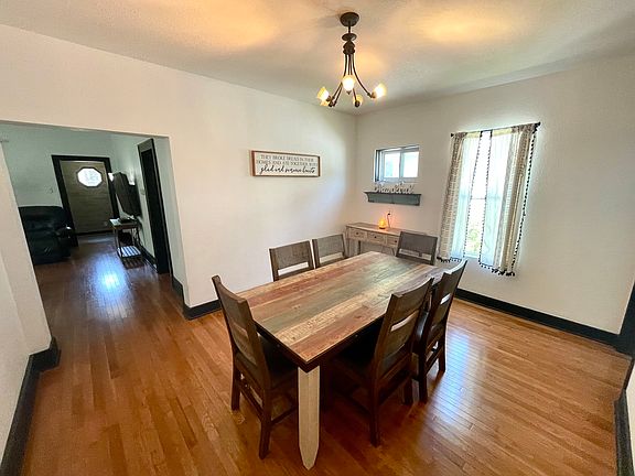 4th image of 1054 Creve Coeur St