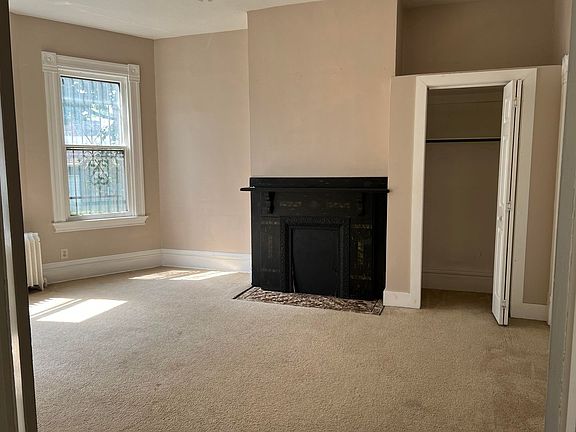 5th image of 463 Dawson Ave #1