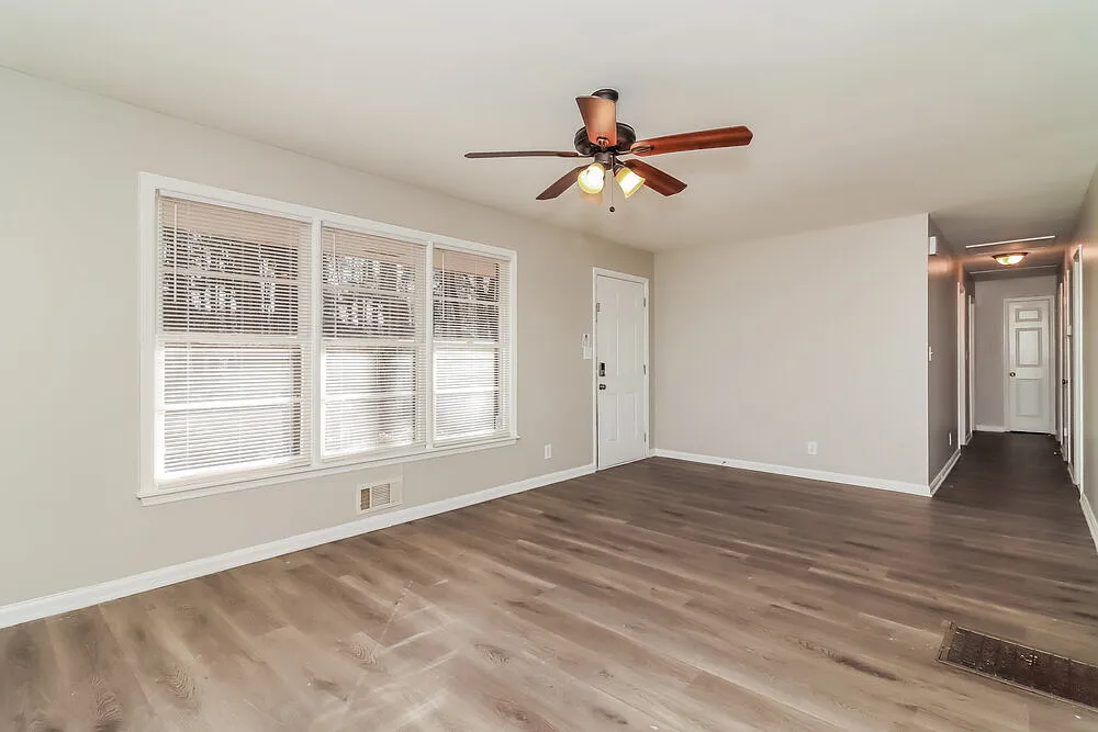 3 bed, 2.0 bath, 1567 sqft, $1,675 — Photo 4