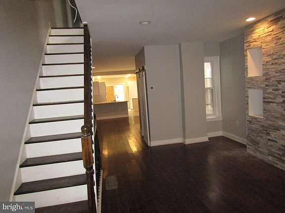 3rd image of 5239 Walton Ave
