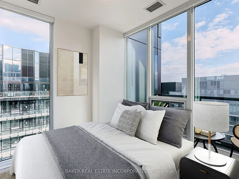 223 Redpath Ave #3902 — Photo 2