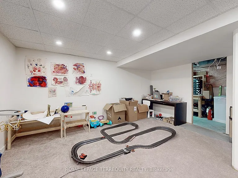 65 Lorridge St — Photo 40