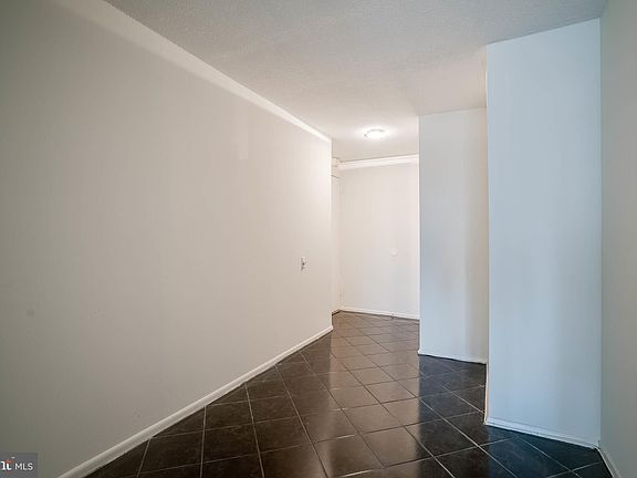 2nd image of 1420 Locust St APT 12A