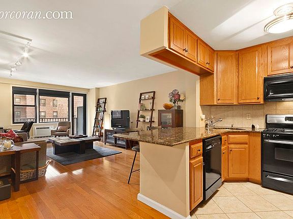 4th image of 145 E 15th St APT 5S