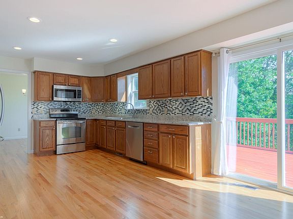 5th image of 4130 Crimson Dr