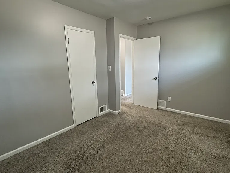 2726 Margaret St — Photo 10