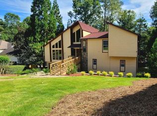 2696 Long Lake Ter NE, Roswell, GA 30075