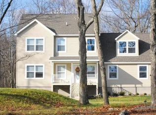 127 Cherokee Trl, Dingmans Ferry, PA 18328