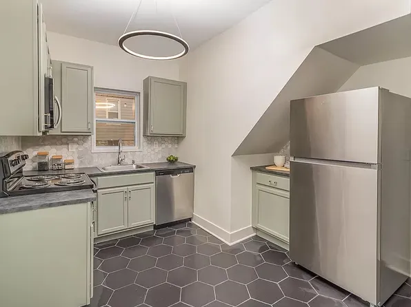 313 W 7th St #1, Covington, KY 41011