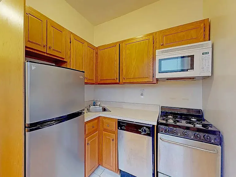 203 W 85th St #54 — Photo 6