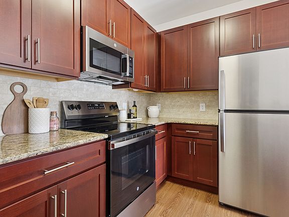 2nd image of 1500 Manor Dr #1013