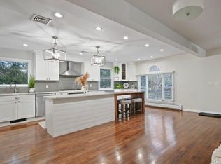 1 Woodmere Dr, Northport, NY 11768