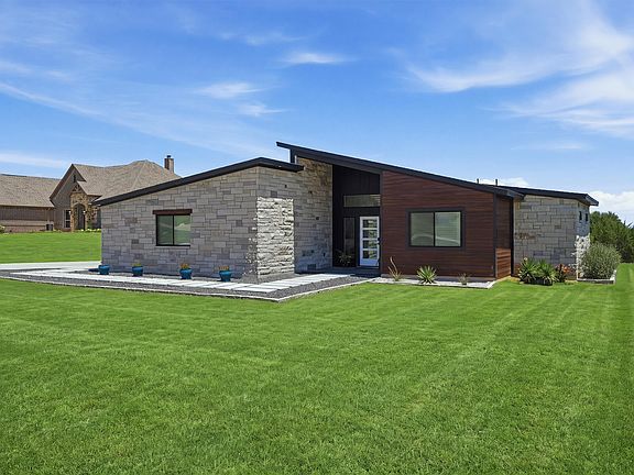 3rd image of 238 Martin Dr