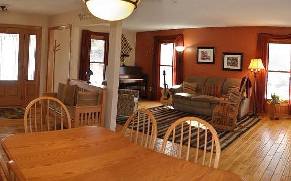 4th image of 10092 Stillwater Ln N