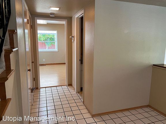 4th image of 1231 Rosalia Ave