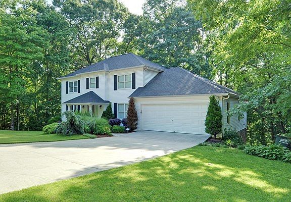 2nd image of 107 Westwoods Dr #3