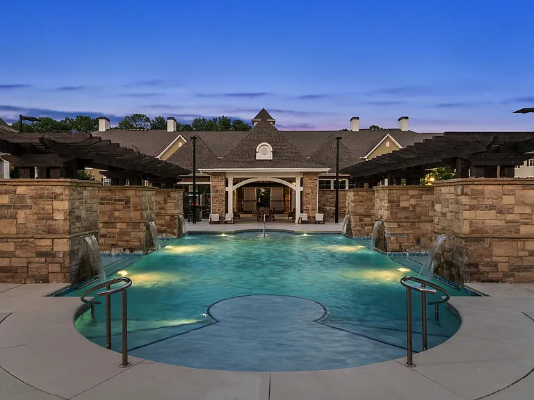 Green Park - Resort-Style Pool