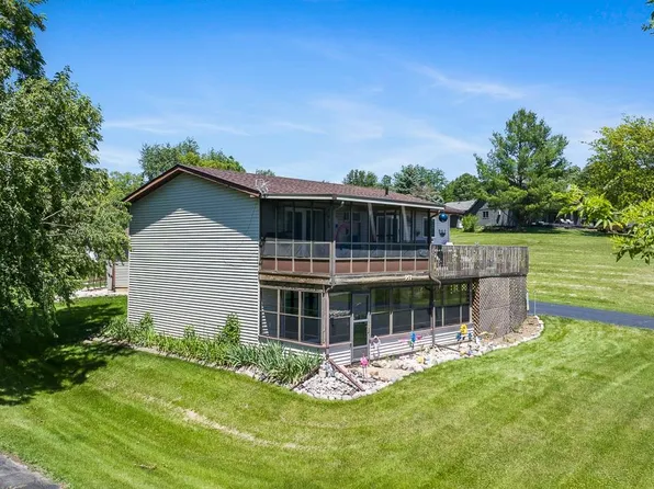 957 Breckenboro Rd, Davis, IL 61019