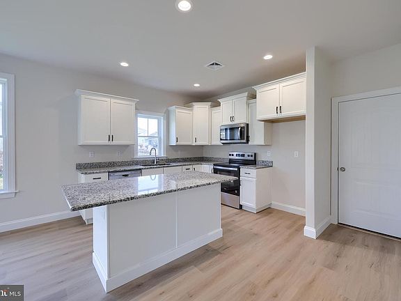 4th image of 115 Eli Dr