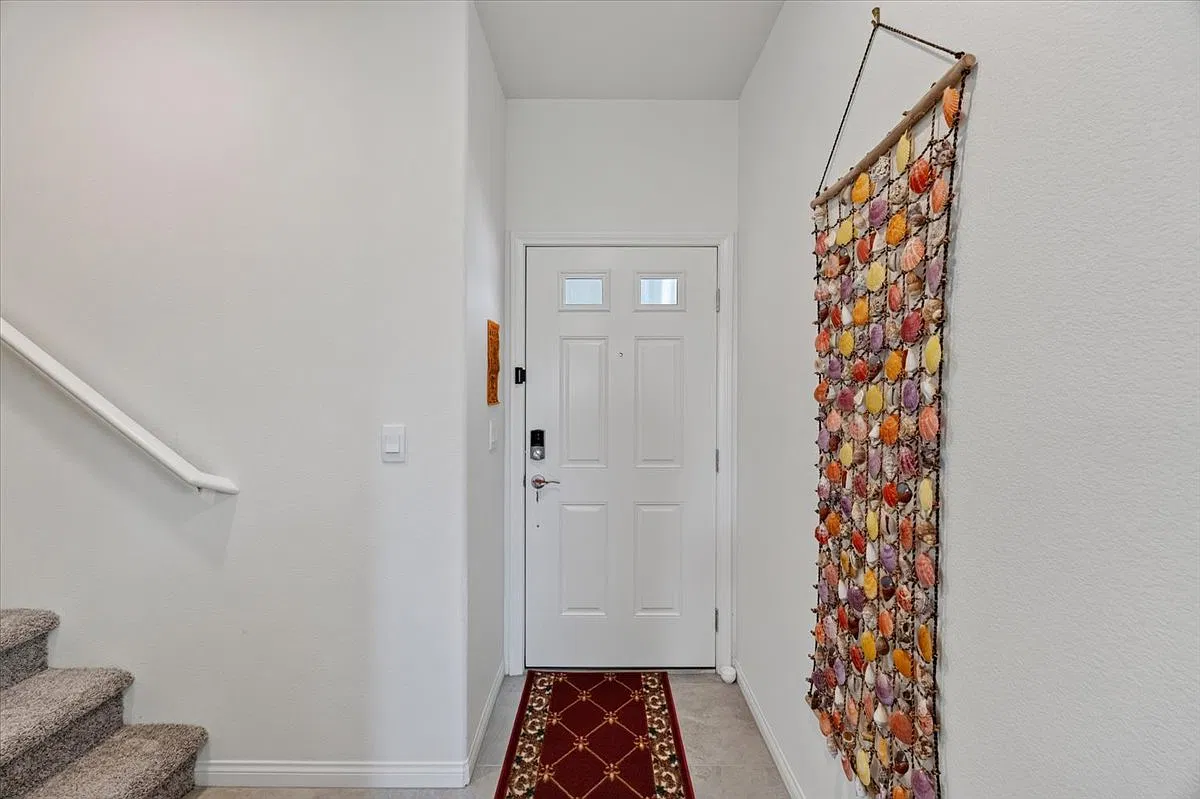 4 bed, 1868 sqft, $2,850 — Photo 1