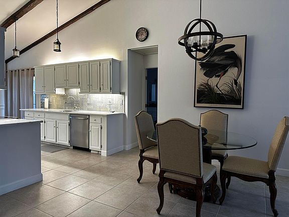 5th image of 3315 SE La Prado Court